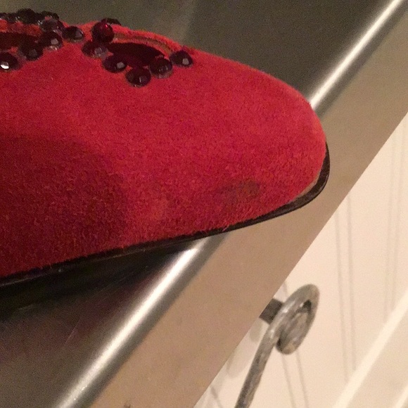 Colin Stewart red suede mules with open weave rhinestone, 3” heel. Size 6 - Picture 7 of 8